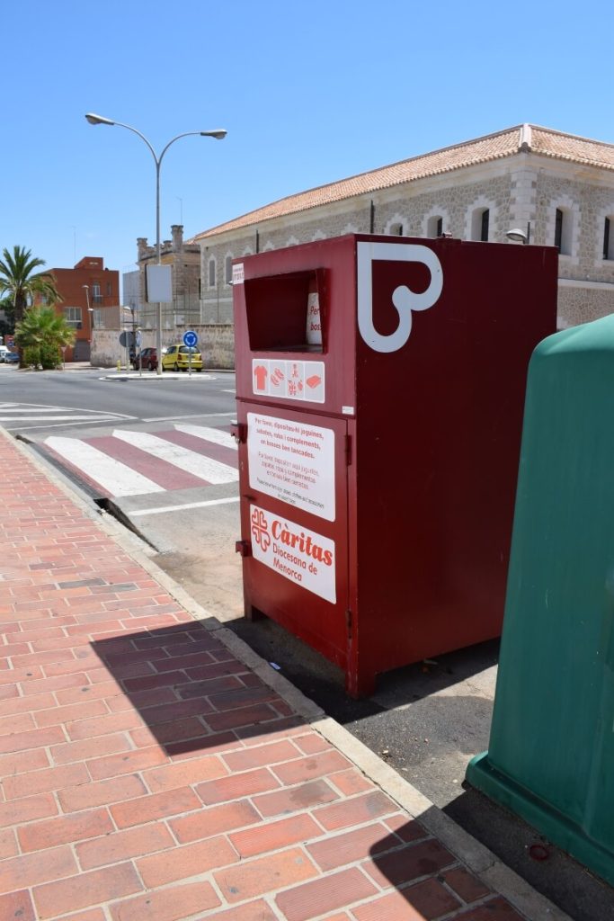 ruta mahon contenedor caritas