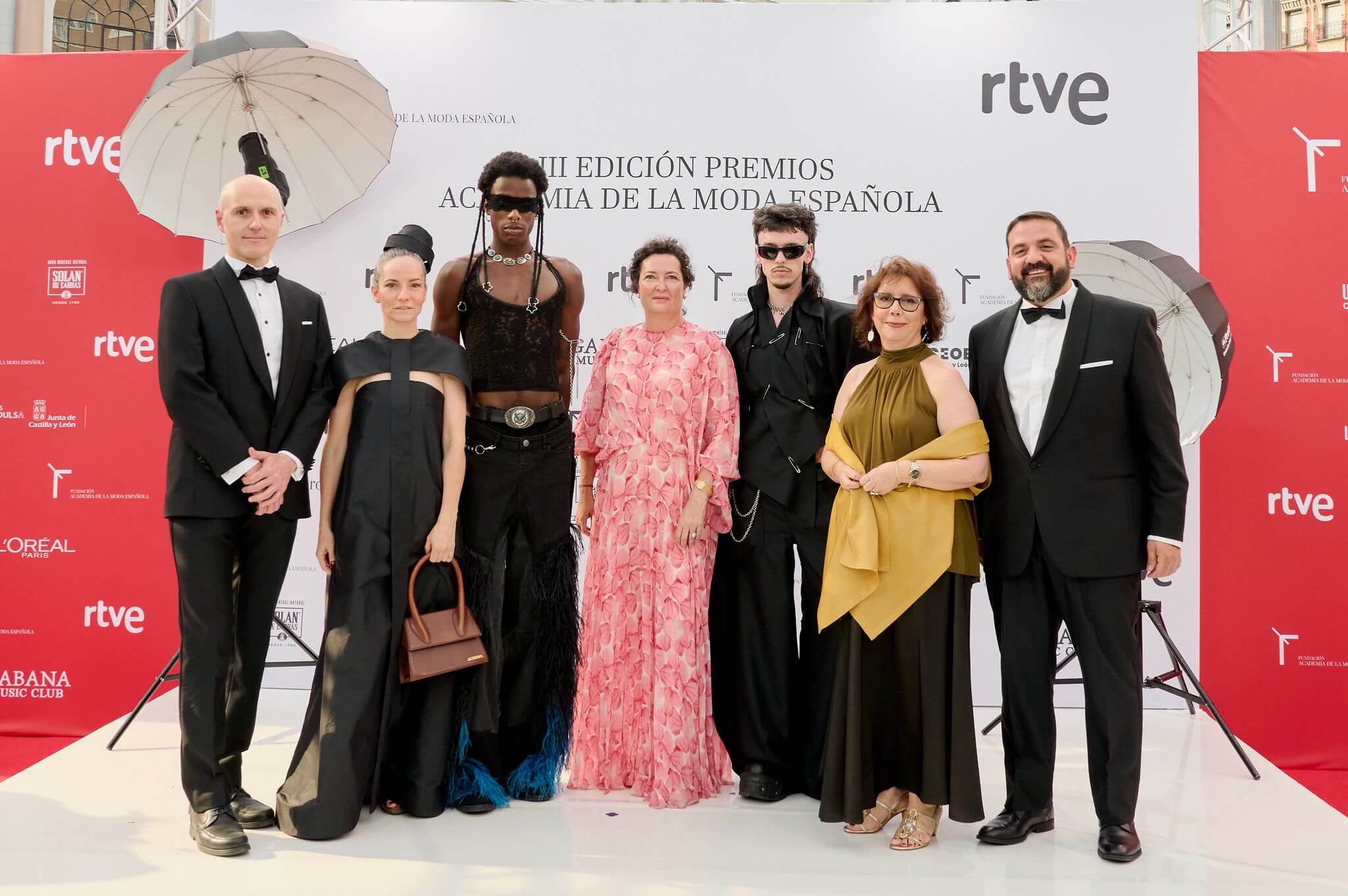 alfombra roja look