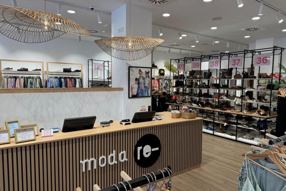 Mostrador de Moda re- Alicante, ropa de segunda mano en Alicante