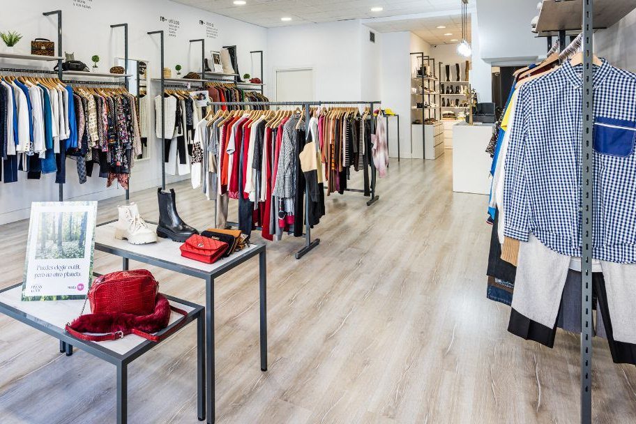Interior de Moda re- Azuqueca de Henares, ropa de segunda mano en Azuqueca de Henares