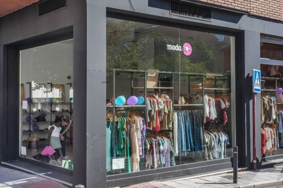 Escaparate de Moda re- Guadalajara, ropa de segunda mano en Guadalajara
