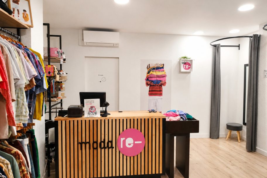 Mostrador de Moda re- Logroño Av. de la Paz, ropa de segunda mano en Logroño