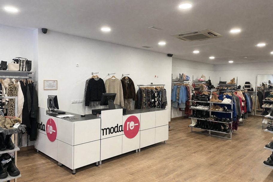 Mostrador de Moda re- Madrid Bravo Murillo 299, ropa de segunda mano en Madrid