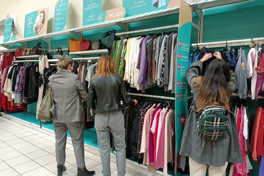 Corner Moda re- Alcampo Fuenlabrada CC Plaza Loranca 2, ropa de segunda mano en Fuenlabrada