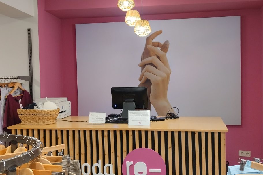 Mostrador de Moda re- Segovia, ropa de segunda mano en Segovia